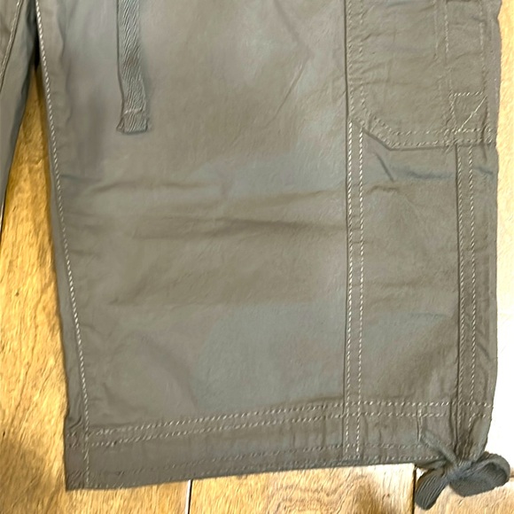 Poplin Khaki Capri Cargo Pants Taupe 12P NWT St. John’s Bay Mid Rise Straight - Picture 6 of 13